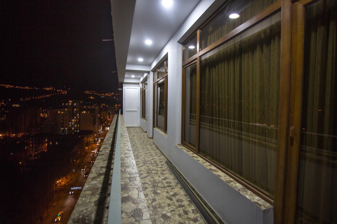 טביליסי Spacious 2 Bedroom Apartment מראה חיצוני תמונה