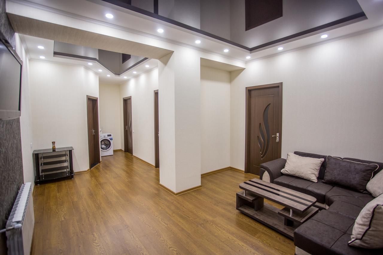 טביליסי Spacious 2 Bedroom Apartment מראה חיצוני תמונה